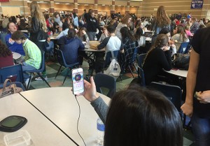 During lunch, Nadia Boeckh, sophomore, listens to Coldplay’s new album. Photo by Lauren Smith